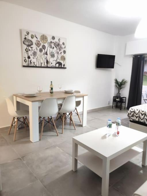 Apartamento Omega Ll Apartment Torremolinos Bagian luar foto